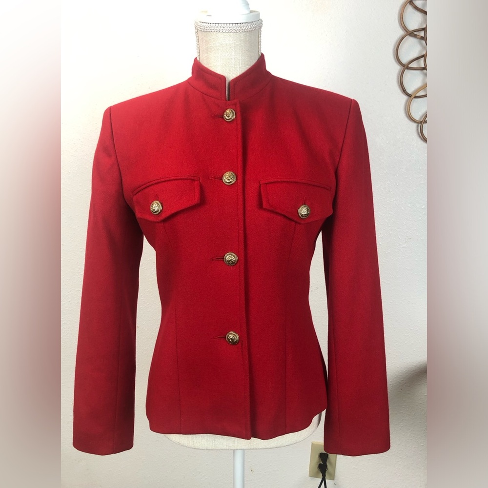 100% Wool vintage jacket. Size 4